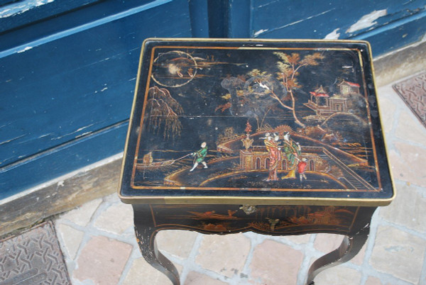 Small Louis XV Period Table, 18th Century Chinese Decor