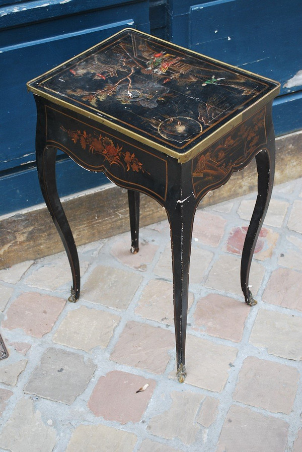 Small Louis XV Period Table, 18th Century Chinese Decor