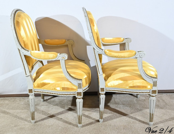 Paire de Fauteuils Cabriolet, style Louis XVI – Fin XIXe