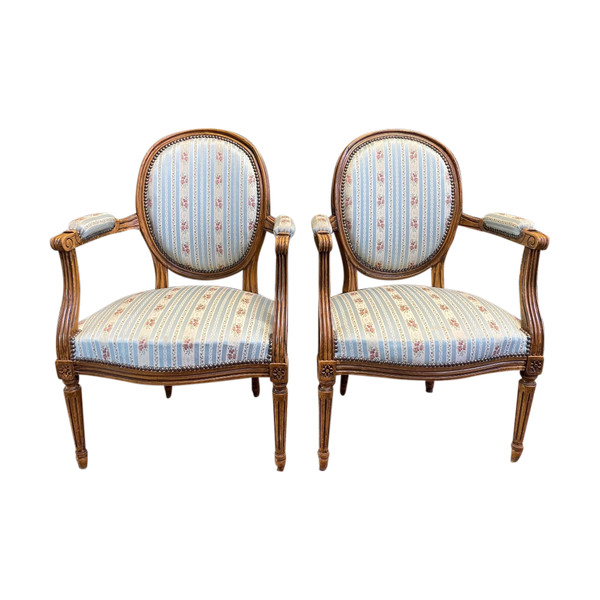 Paire De Fauteuils De Style Louis XVI