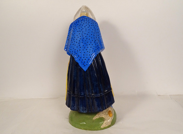 Large sculpture Nicot Faïence Henriot Quimper Old Woman Quenouille XXè