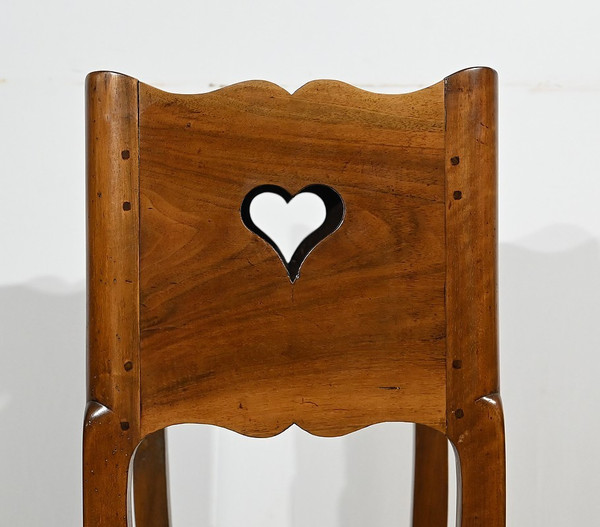 Small solid walnut snack table, Louis XV - 18th century