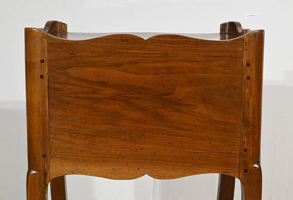 Small solid walnut snack table, Louis XV - 18th century