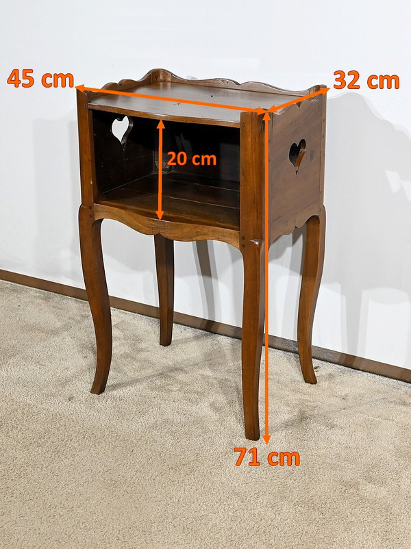 Small solid walnut snack table, Louis XV - 18th century
