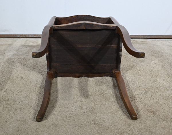 Small solid walnut snack table, Louis XV - 18th century