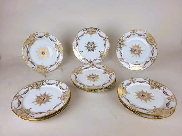  Macé, Sèvres, 12 Assiettes En Porcelaine, XIXème Siècle