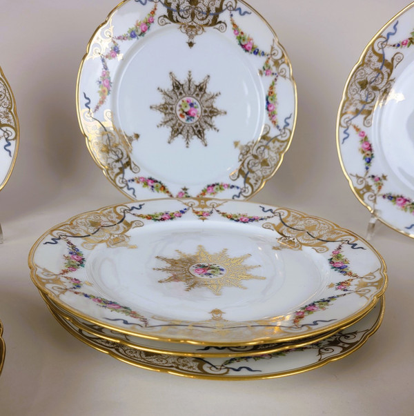  Macé, Sèvres, 12 Assiettes En Porcelaine, XIXème Siècle