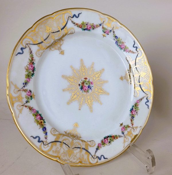  Macé, Sèvres, 12 Assiettes En Porcelaine, XIXème Siècle
