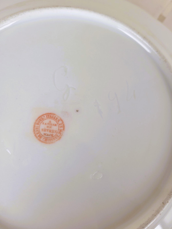  Macé, Sèvres, 12 Assiettes En Porcelaine, XIXème Siècle