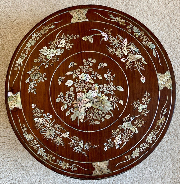 Vietnam, Fin Du XIXème Siècle, Début Du XXème Siècle, Coffret En Bois Marqueté De Nacre.