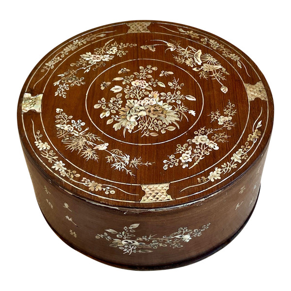 Vietnam, Fin Du XIXème Siècle, Début Du XXème Siècle, Coffret En Bois Marqueté De Nacre.