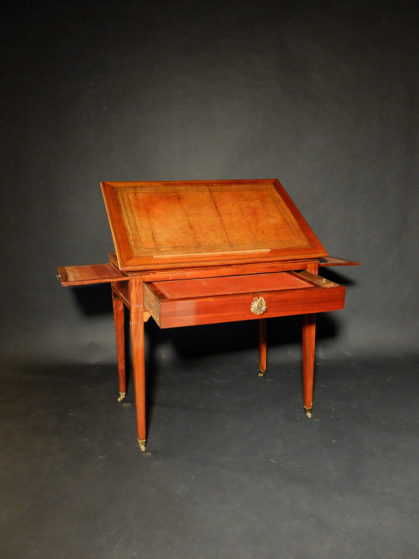 Table d'architecte dite à la Tronchin estampillée Vassou