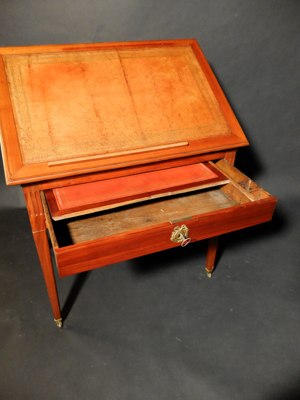 Table d'architecte dite à la Tronchin estampillée Vassou