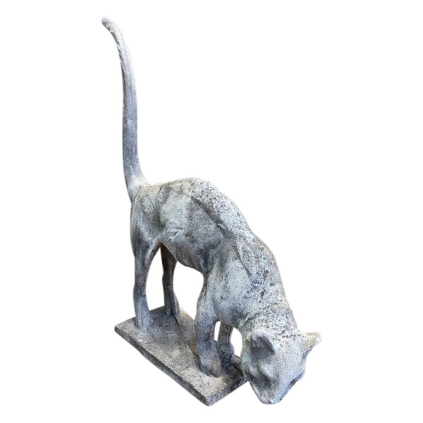 Gartenkatze aus Kunststein