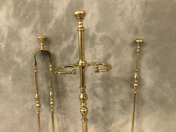 Serviteur de cheminée ancien en laiton d'époque 19 ème comprenant une pelle et une pince 