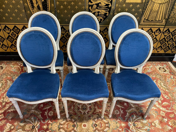 Suite Of 6 Louis XVI Style Medallion Chairs