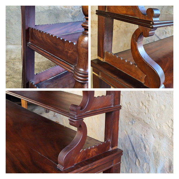 Etagère d'applique en acajou - XIXème