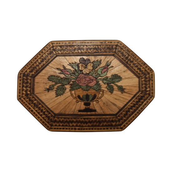 Straw marquetry box