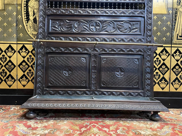 Garderobe - Garderobenständer Im Renaissance-Stil