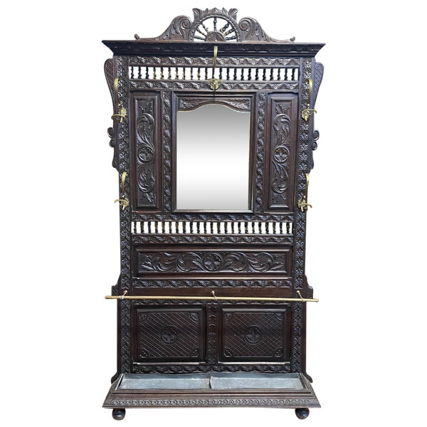 Garderobe - Garderobenständer Im Renaissance-Stil