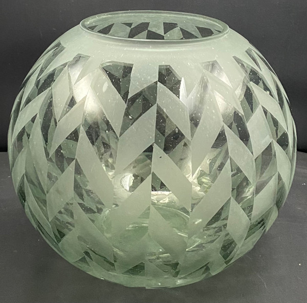 GLASS VASE 1930