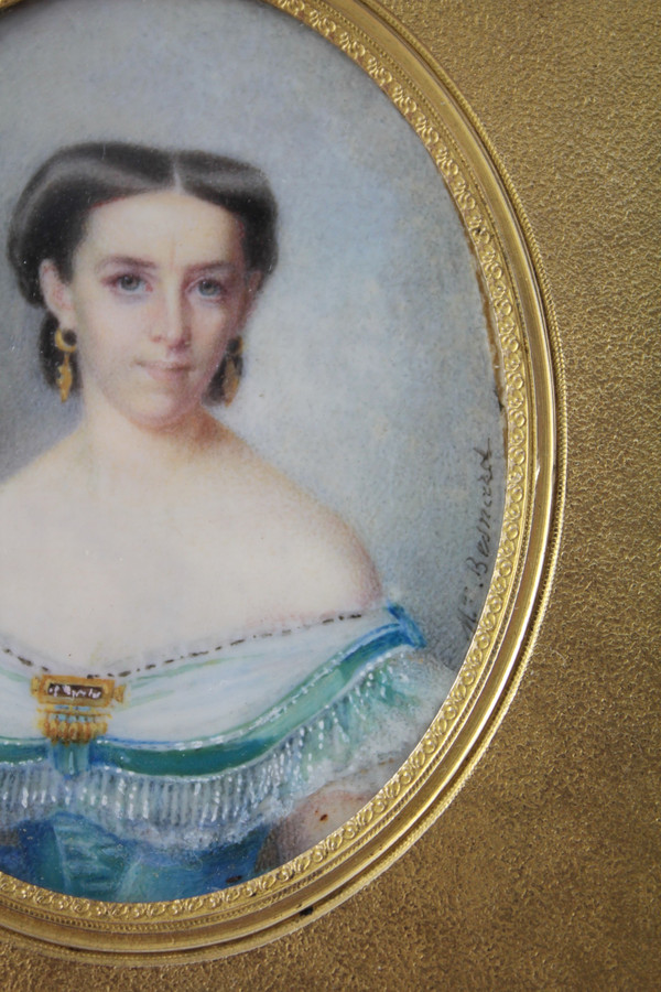 Miniature peinte de Louise Besnard (1816-1879) et cadre en bronze doré Picart