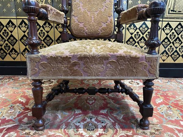 Fauteuil D'apparat De Style Renaissance