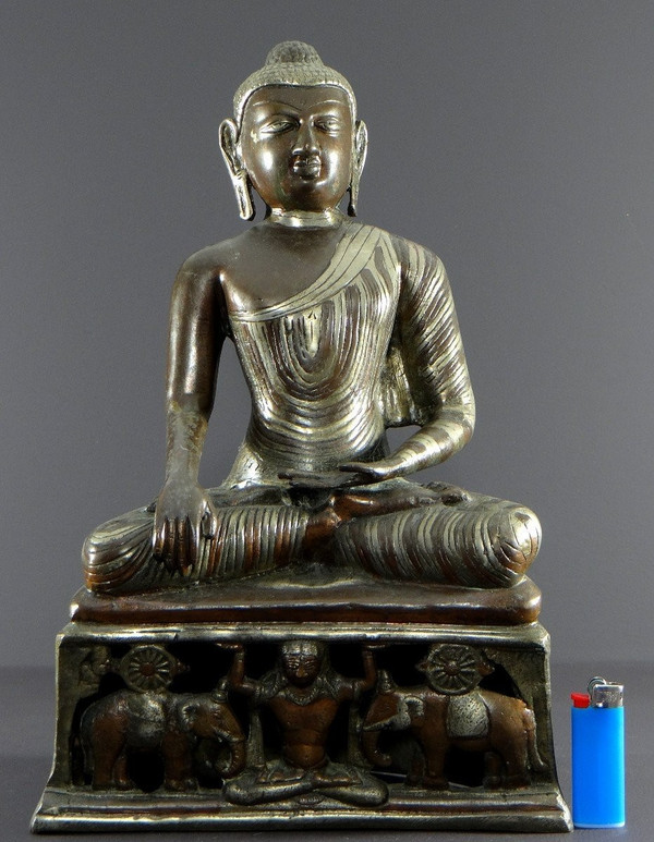 Birmanie, Années 1920/1930, Statue Bouddha En Bronze à Double Patine Cuivre Et Argent.