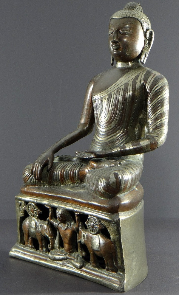 Birmanie, Années 1920/1930, Statue Bouddha En Bronze à Double Patine Cuivre Et Argent.