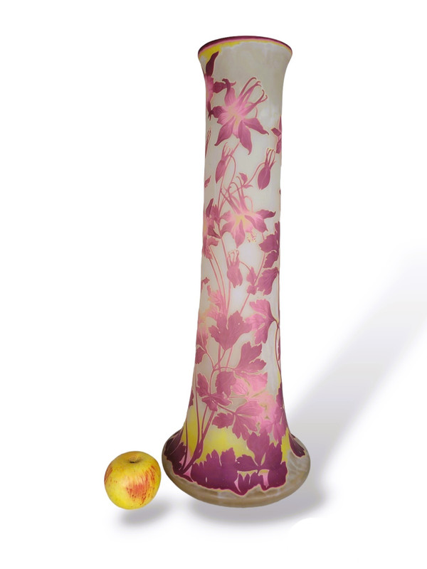 Large Vase With columbines, E Gallé, Art Nouveau
