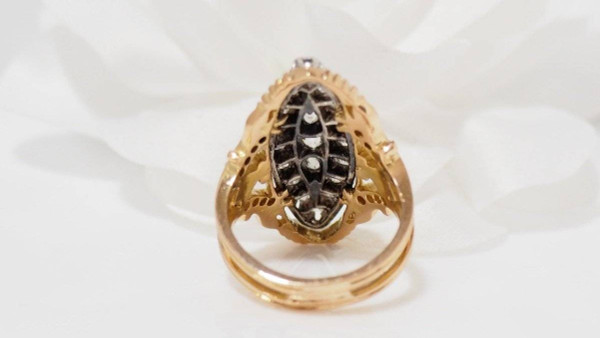 Anello Marquise in oro giallo e diamanti