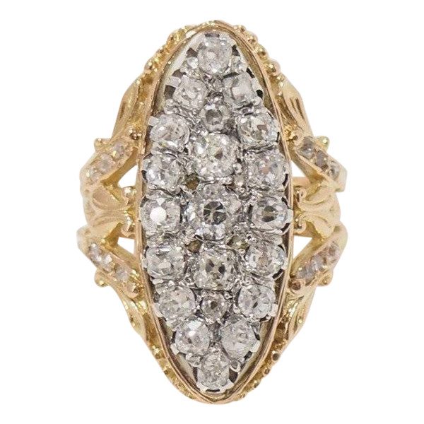 Marquise ring in yellow gold and diamonds