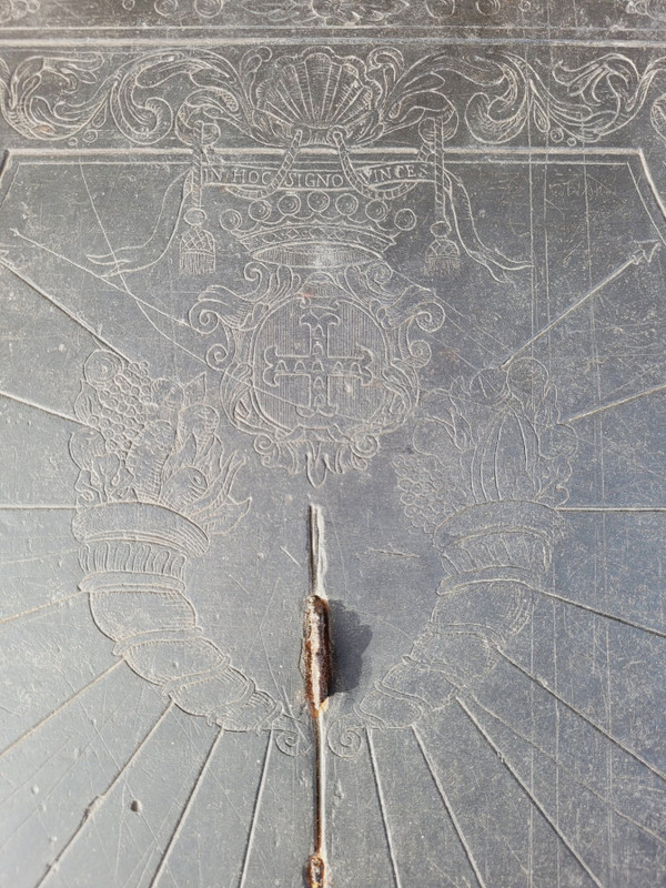 Cadran Solaire En Ardoise, Décoré Et Daté 1704