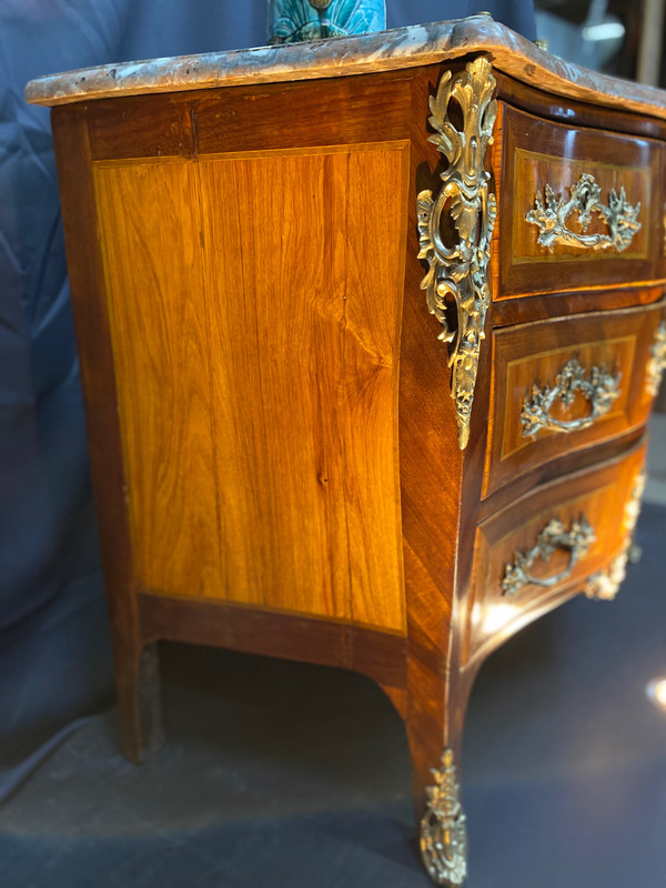 Commode Louis XV d’époque 18e siècle estampillée 