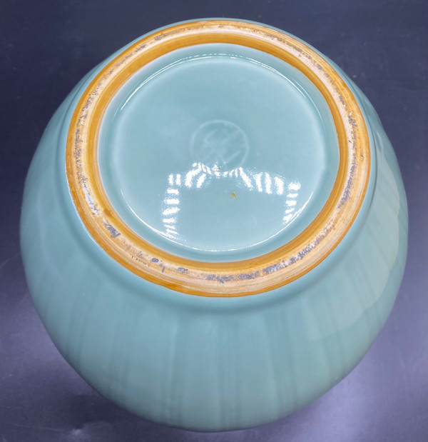 VASE EN PORCELAINE JAPONAIS 