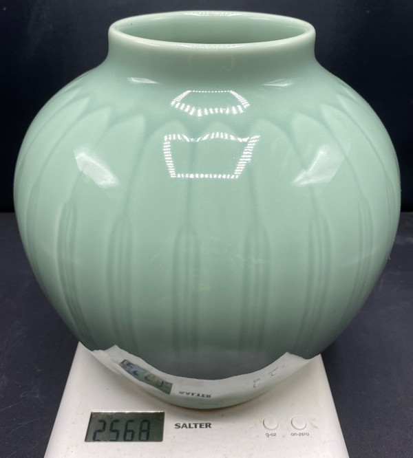 VASE EN PORCELAINE JAPONAIS 