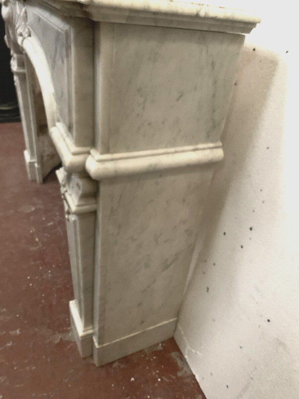 Camino in stile Regency in marmo bianco di CARRARA ITALIA XIX secolo