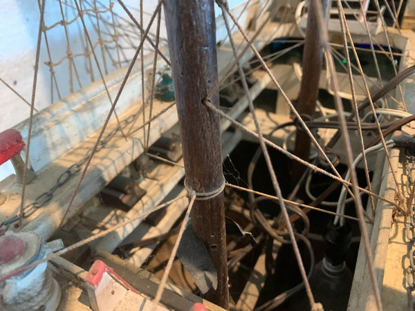 Ancienne maquette d'un bateau de pirate des mers XX siècle