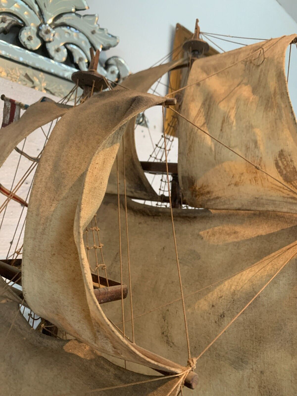 Ancienne maquette d'un bateau de pirate des mers XX siècle