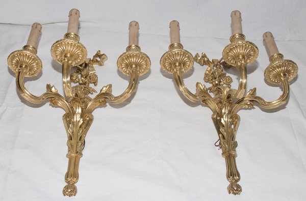 Paire d'Appliques En Bronze Style Louis XVI Circa 1880