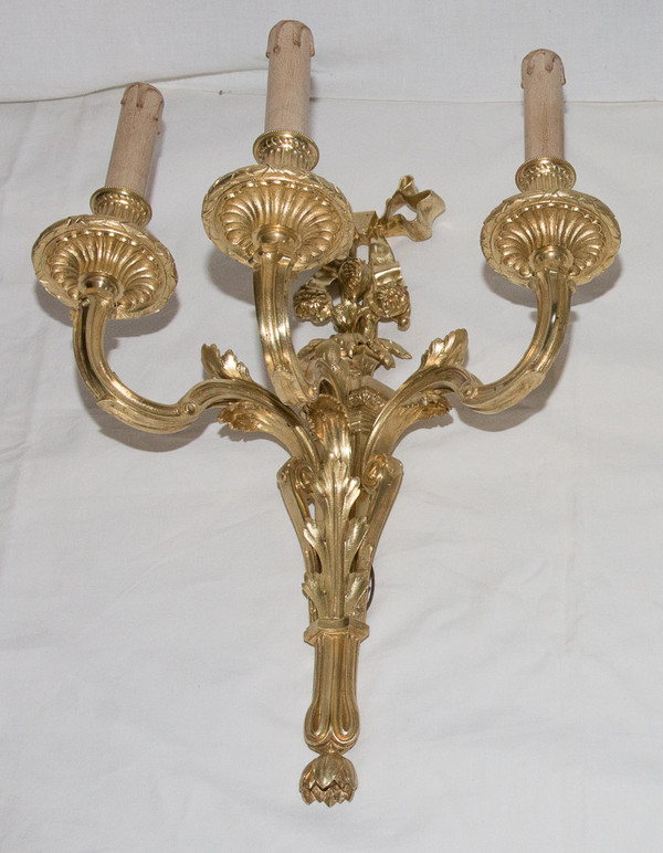 Paire d'Appliques En Bronze Style Louis XVI Circa 1880
