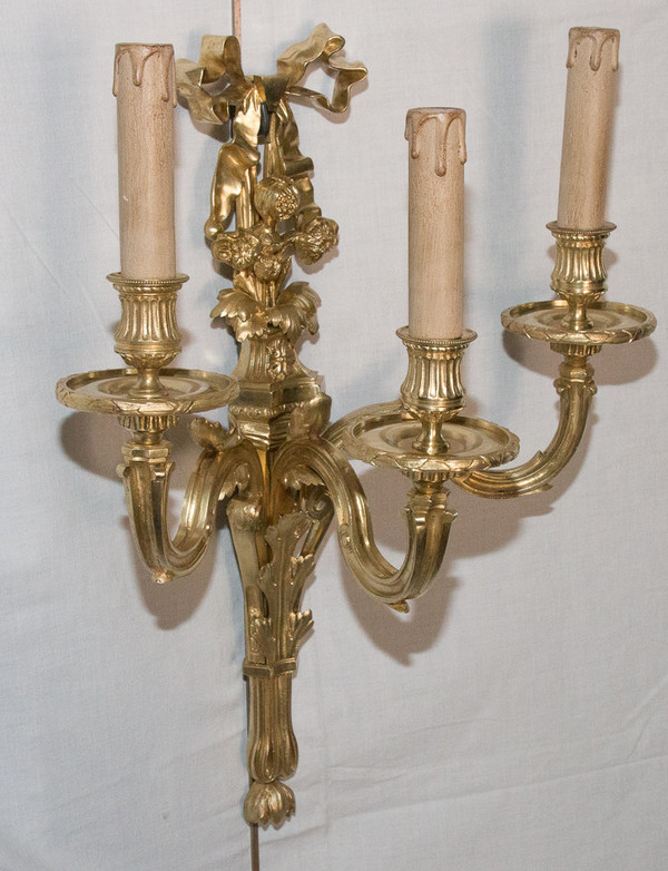 Paire d'Appliques En Bronze Style Louis XVI Circa 1880