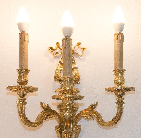 Paire d'Appliques En Bronze Style Louis XVI Circa 1880