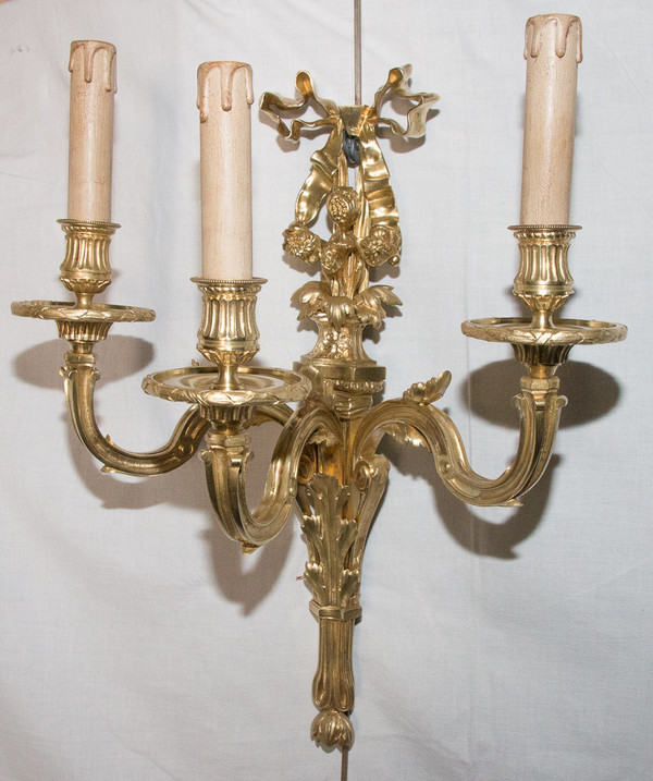 Paire d'Appliques En Bronze Style Louis XVI Circa 1880