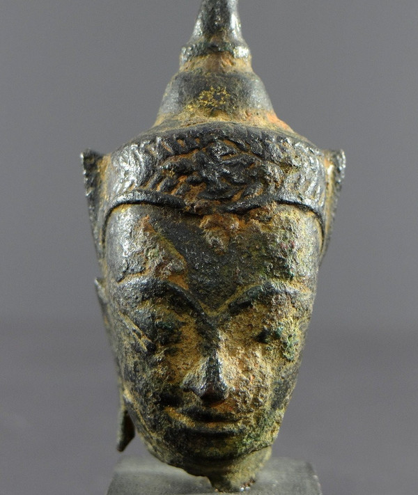 Thailand, 19. Jahrhundert oder früher, Buddha-Kopf aus Bronze Ayutthaya-Stil.