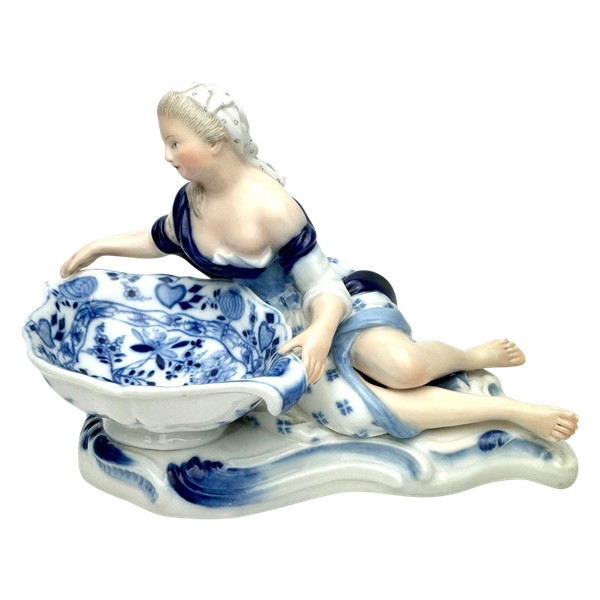 Meissen, statuetta di donna disegnata per sale e pepe