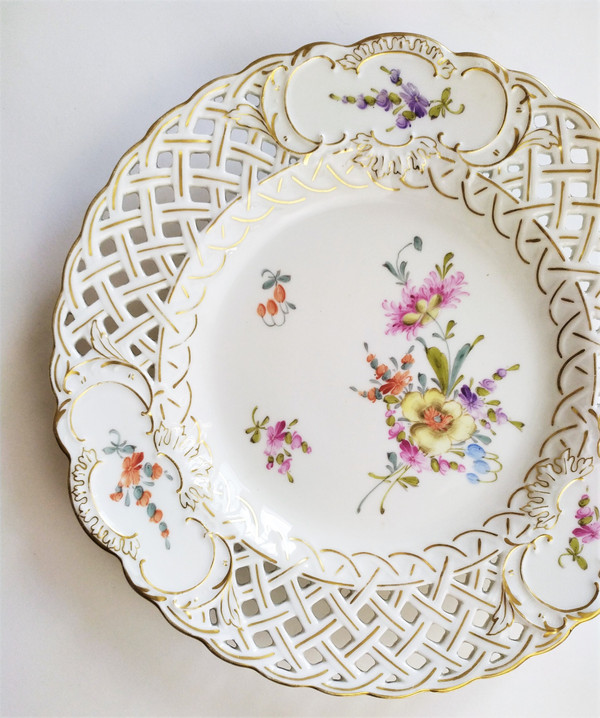 Hand Painted Plate Saxe Hermann Ohme Porcelain 19th c 