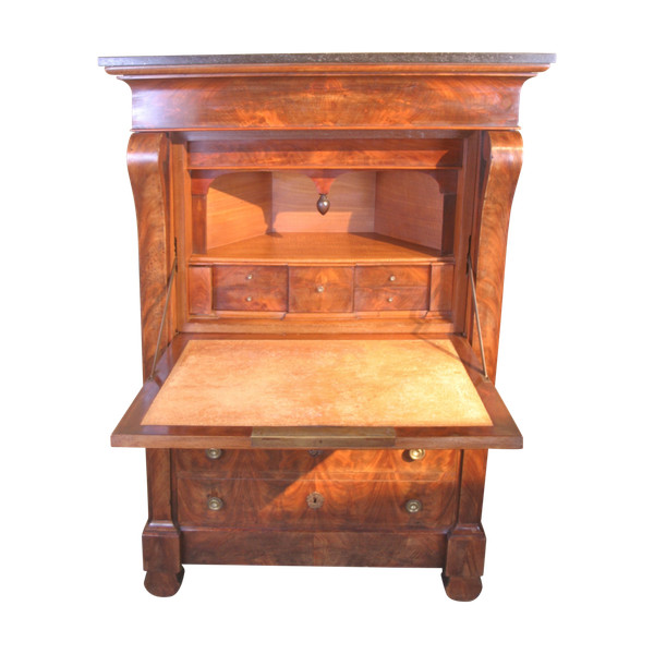Restauro della segreteria a Walnut