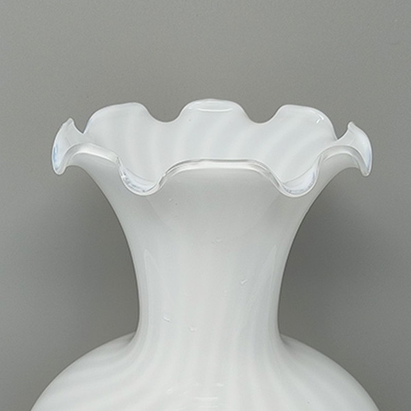 1960s Astonishing Vase By Dogi in Murano Glass. Made in Italy
