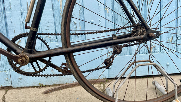 Antikes Belle-Époque-Fahrrad (1871 - 1914)